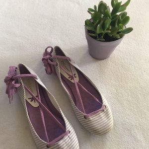 NWOT Charles David Purple Flats